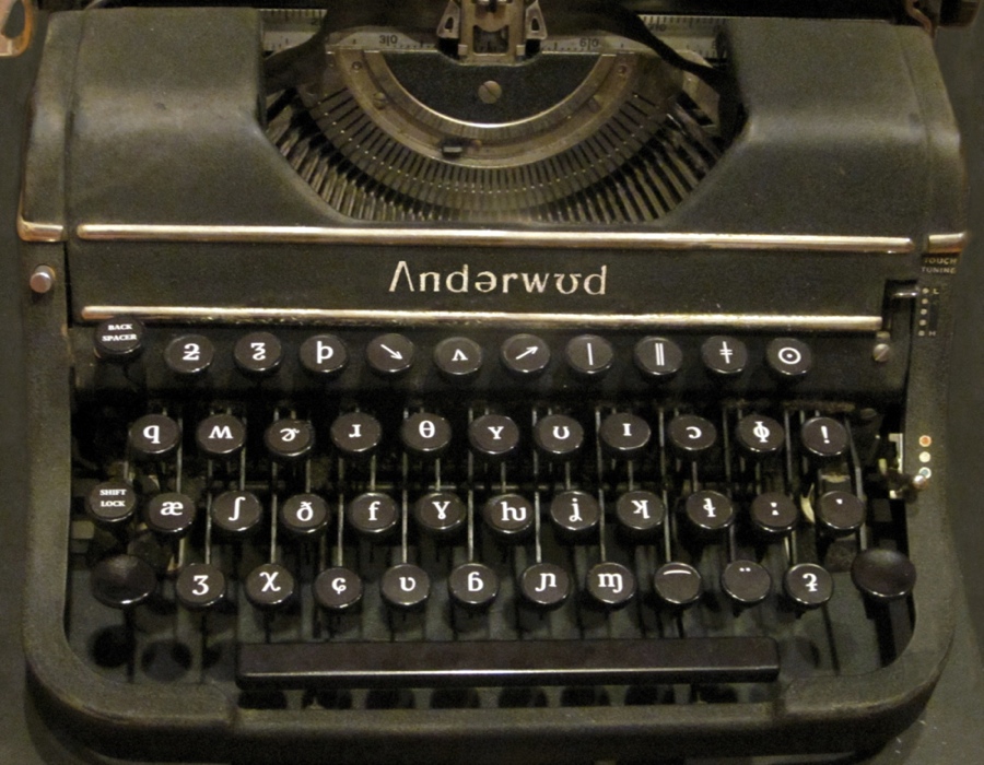 Ʌndərwʊd IPA Typewriter